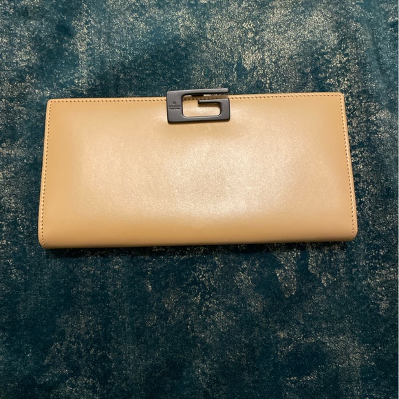 Gucci wallet - Picture 1 of 2